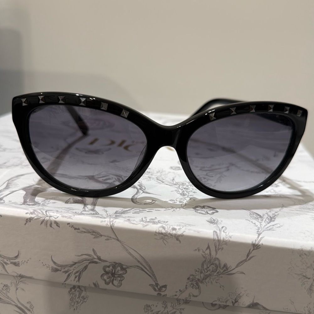 Valentino sunglasses